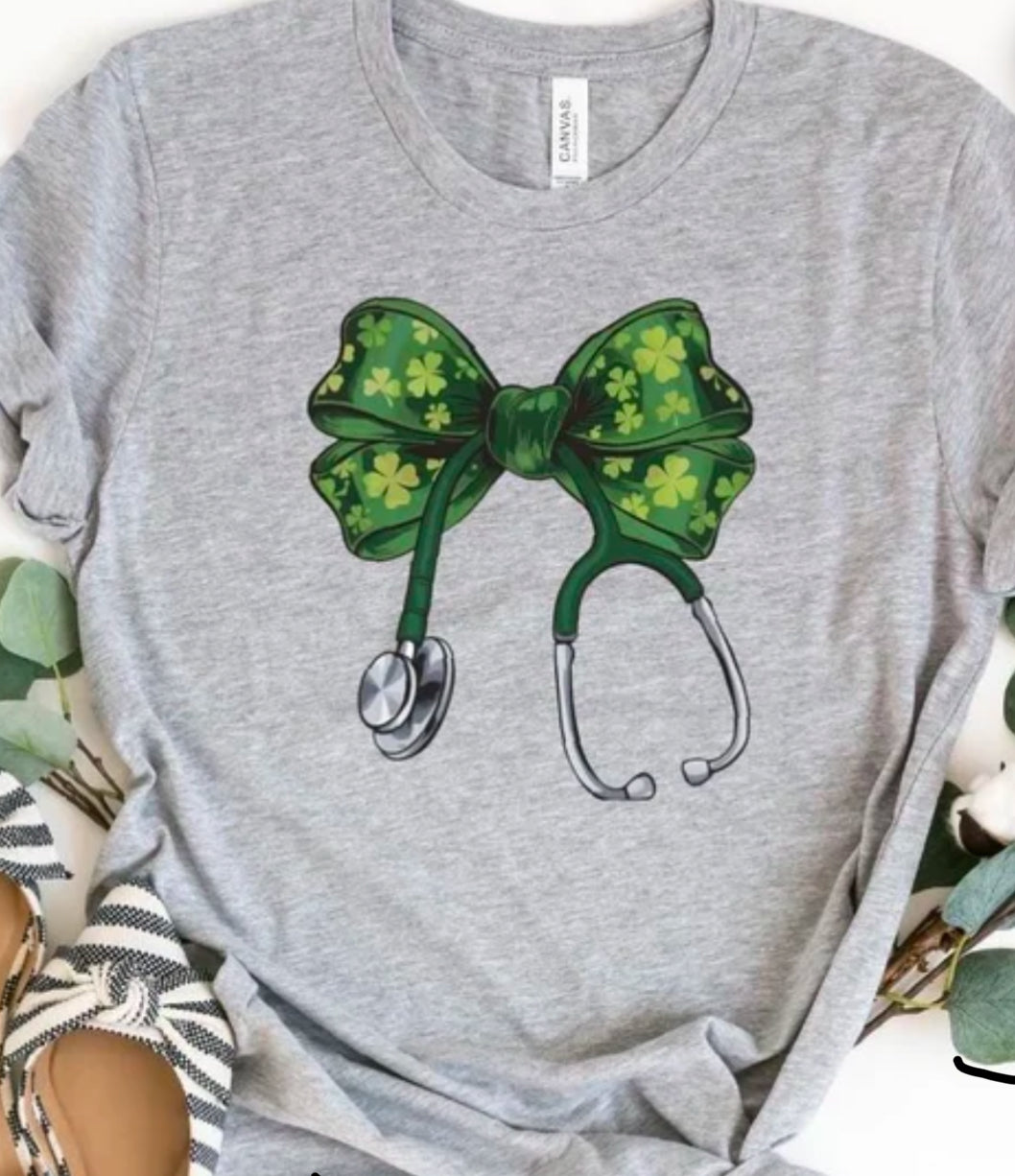 T-Shirt St. Patrick's Day Stethoscope Bow